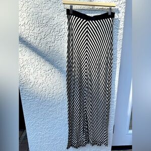 Max Studio Maxi skirt